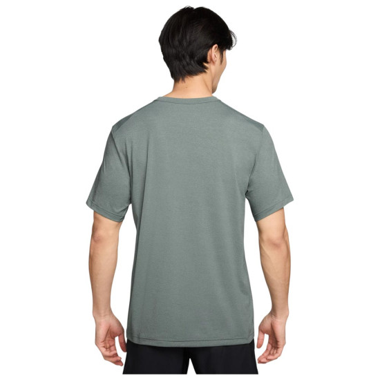 Nike Ανδρική κοντομάνικη μπλούζα Hyverse Dri-FIT UV Versatile T-Shirt
